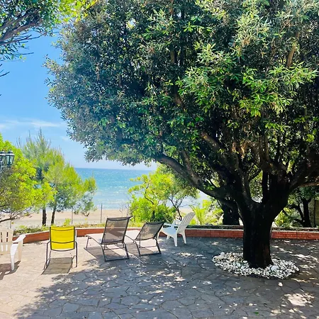 Villa Greg Stupenda Location Sulla Spiaggia Con Accesso Diretto Al Mare Terracina Exterior photo