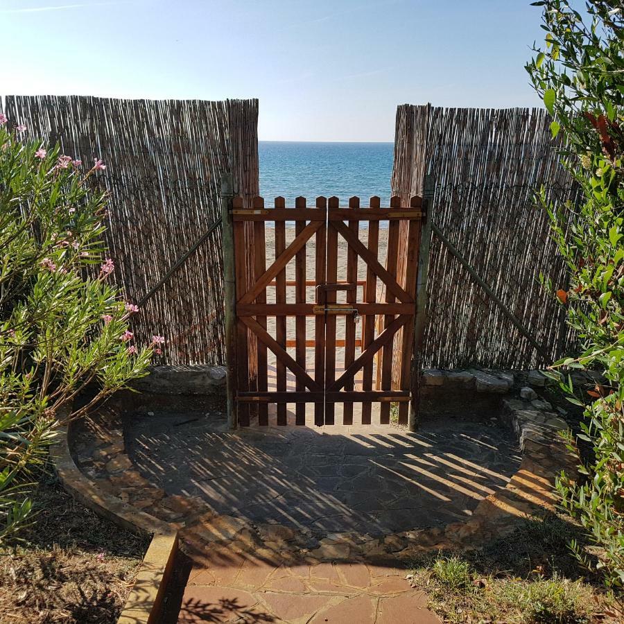 Villa Greg Stupenda Location Sulla Con Accesso Diretto Al Mare Terracina